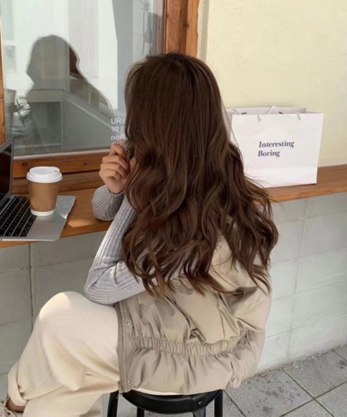 me+em select（ミームセレクト）の「※※【 ５color 】ハイネックヘムギャザーエコダウンベスト（ベスト・レディース・ベージュ/ブラック/ブルー/ホワイト/グリーン・FREE）」の16枚目の写真