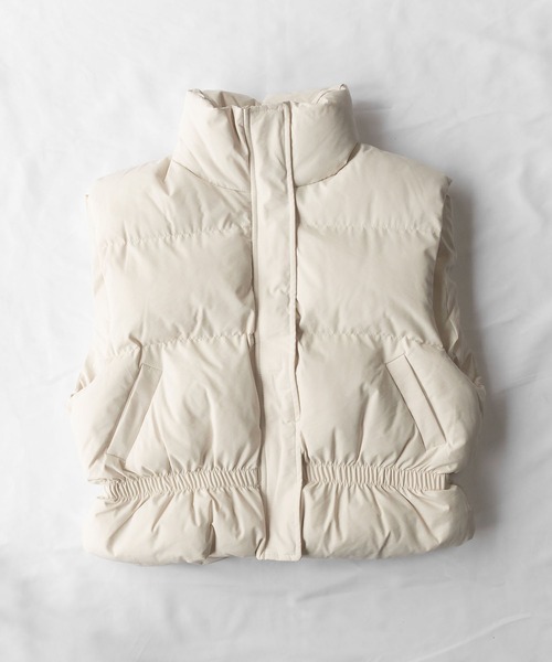 me+em select（ミームセレクト）の「※※【 ５color 】ハイネックヘムギャザーエコダウンベスト（ベスト・レディース・ベージュ/ブラック/ブルー/ホワイト/グリーン・FREE）」の8枚目の写真