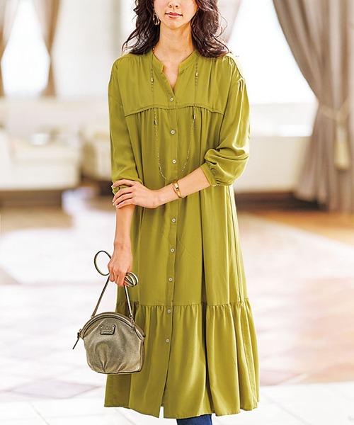 BELLUNA PLUS（ベルーナ）の「ティアードデザインフレアーワンピース（ワンピース・レディース・ラベンダー/イエロー/チャコール/ドット・MEDIUM/X-LARGE/LARGE）」の3枚目の写真