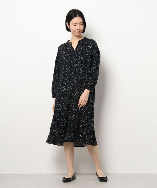 BELLUNA PLUS（ベルーナ）の「ティアードデザインフレアーワンピース（ワンピース・レディース・ラベンダー/イエロー/チャコール/ドット・MEDIUM/X-LARGE/LARGE）」の21枚目の写真