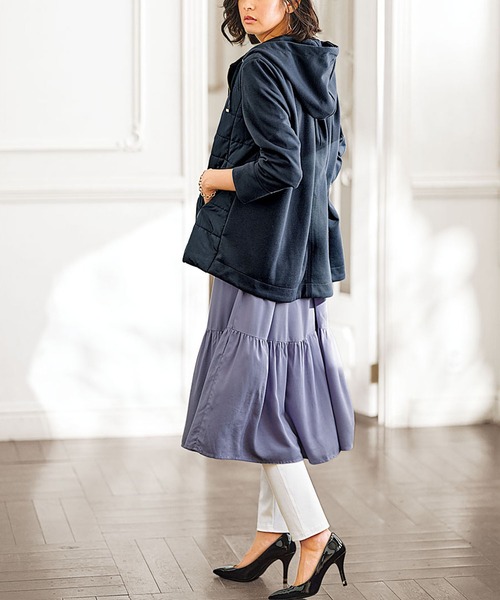 BELLUNA PLUS（ベルーナ）の「ティアードデザインフレアーワンピース（ワンピース・レディース・ラベンダー/イエロー/チャコール/ドット・MEDIUM/X-LARGE/LARGE）」の12枚目の写真