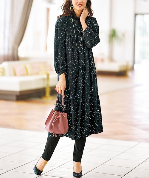 BELLUNA PLUS（ベルーナ）の「ティアードデザインフレアーワンピース（ワンピース・レディース・ラベンダー/イエロー/チャコール/ドット・MEDIUM/X-LARGE/LARGE）」の15枚目の写真