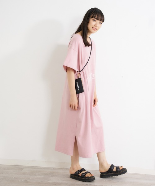 MILKFED.(ミルクフェド)の「STENCIL LOGO STRAP MULTI CASE(財布・レディース・ブラック/ブラウン/ライトピンク・ONE SIZE)」の4枚目の写真