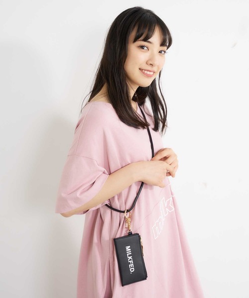 MILKFED.(ミルクフェド)の「STENCIL LOGO STRAP MULTI CASE(財布・レディース・ブラック/ブラウン/ライトピンク・ONE SIZE)」の11枚目の写真