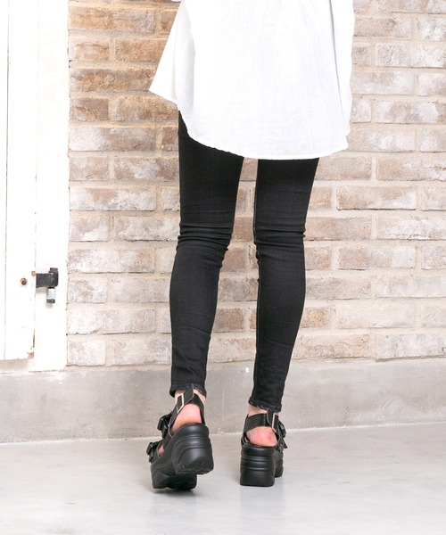 attagirl（アタガール）の「厚底ソールバックベルトサンダル（サンダル・レディース・パイソン/ホワイト/ブラック・L/S/M/LL）」の15枚目の写真