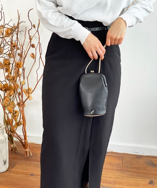 R/b nestle to BEAURE（アールビー）の「Rb ２tone 縦長ガマ口 Mobile Shoulder（ショルダーバッグ・レディース・ブラウン/ブラック/ベージュ/アイボリー・FREE）」の8枚目の写真