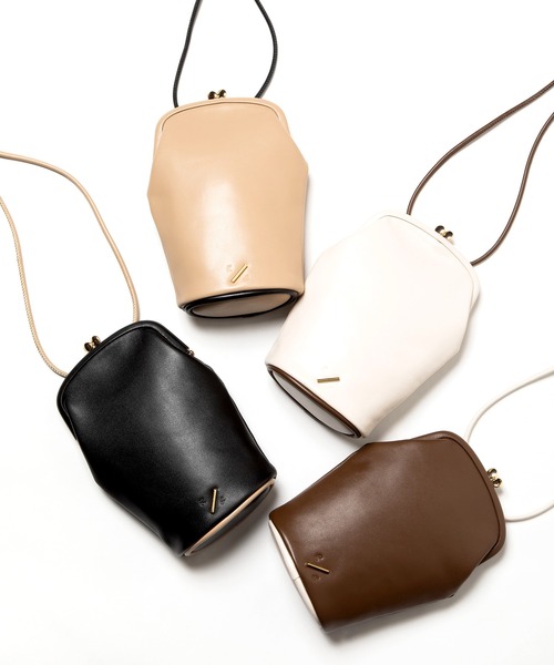 R/b nestle to BEAURE（アールビー）の「Rb ２tone 縦長ガマ口 Mobile Shoulder（ショルダーバッグ・レディース・ブラウン/ブラック/ベージュ/アイボリー・FREE）」の15枚目の写真