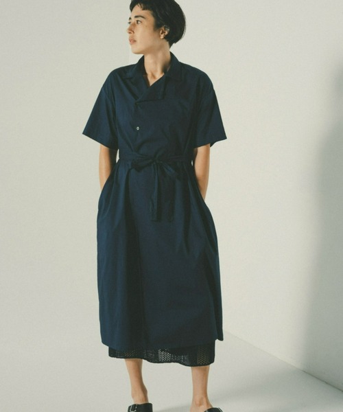 sawa takai(サワ タカイ)の「WRAP BELTSHIRT DRESS(ワンピース・レディース・クリーム/ネイビー系・S)」の2枚目の写真