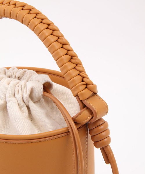 ROPE'(ロペ)の「ブレイドハンドルバケットミニショルダーバッグ(ショルダーバッグ・レディース・ブラック/キャメル・FREE)」の8枚目の写真