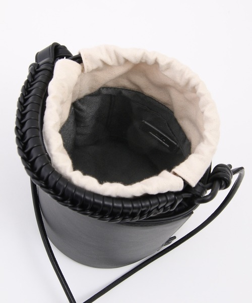 ROPE'(ロペ)の「ブレイドハンドルバケットミニショルダーバッグ(ショルダーバッグ・レディース・ブラック/キャメル・FREE)」の12枚目の写真