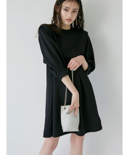 MURUA（ムルーア）の「タックハーフスリーブミニワンピース（ワンピース・レディース・アイボリー/ブラック/ブルー/ピンク・1/2）」の6枚目の写真