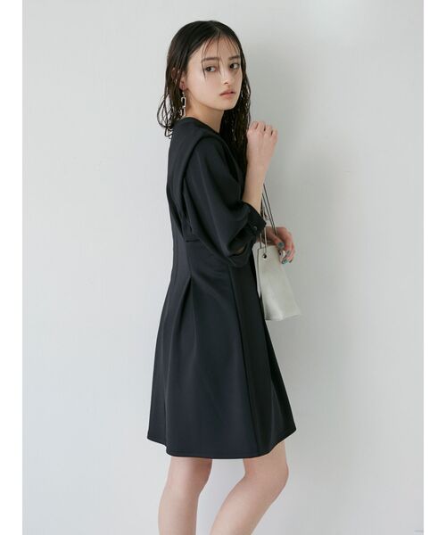 MURUA（ムルーア）の「タックハーフスリーブミニワンピース（ワンピース・レディース・アイボリー/ブラック/ブルー/ピンク・1/2）」の7枚目の写真