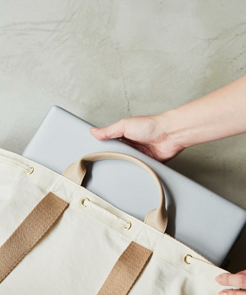 Aunt Marie's(アントマリーズ)の「バイカラーナイロントートバッグ / マザーズバッグ(マザーズバッグ・レディース・ブラック/ベージュ/アイボリー・FREE)」の10枚目の写真