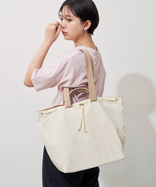 Aunt Marie's(アントマリーズ)の「バイカラーナイロントートバッグ / マザーズバッグ(マザーズバッグ・レディース・ブラック/ベージュ/アイボリー・FREE)」の6枚目の写真