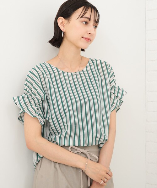 SHOO・LA・RUE（シューラルー）の「◆袖フリルVネックブラウス（シャツ/ブラウス・レディース・ダークグリーン系2/ネイビー系2/レッド系4・02/03）」の15枚目の写真