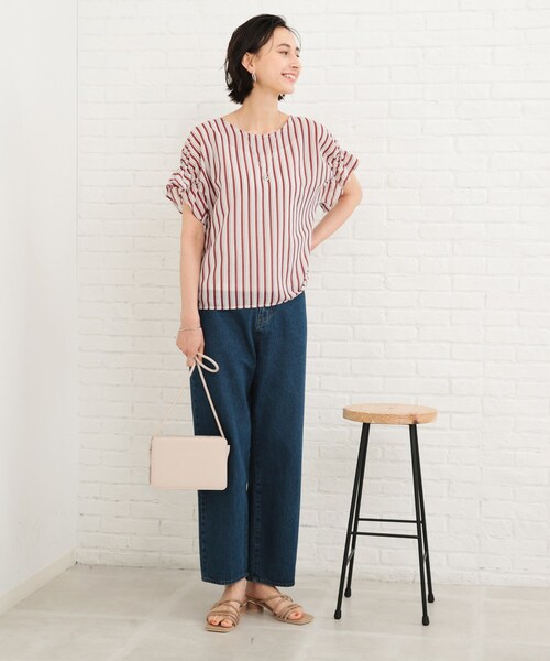 SHOO・LA・RUE（シューラルー）の「◆袖フリルVネックブラウス（シャツ/ブラウス・レディース・ダークグリーン系2/ネイビー系2/レッド系4・02/03）」の22枚目の写真