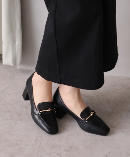 VIVIAN(ヴィヴィアン)の「スクエアトゥビット付きローファーパンプス(パンプス・レディース・ブラック/ブラウン/グレー系その他7/アイボリー/グリーン/グレー/ライトグレー/ブラック系その他/ワンウォッシュ/ブラウン系カモフラージュ・LL/S/M/L/SS/XL)」の17枚目の写真