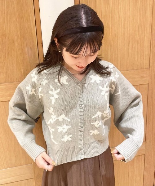 flower（フラワー）の「クラシカルフラワリーニット（カーディガン/ボレロ・レディース・ブラウン/グリーン・FREE）」の5枚目の写真