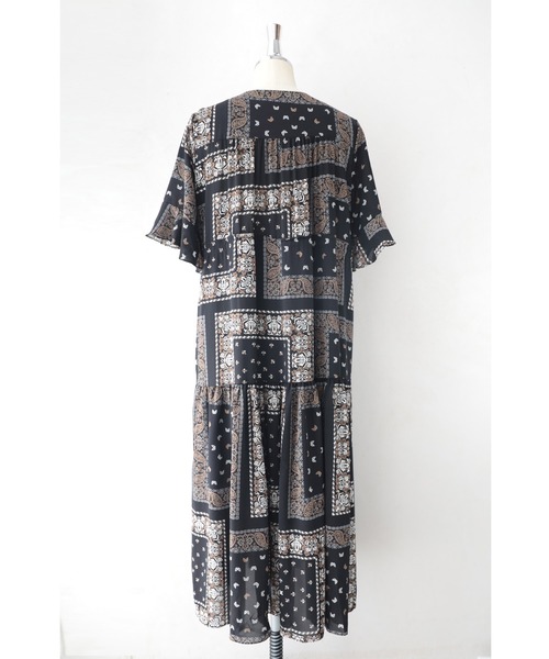 cawaii（カワイイ）の「（黒）ウエスト絞れるバンダナ柄ロング