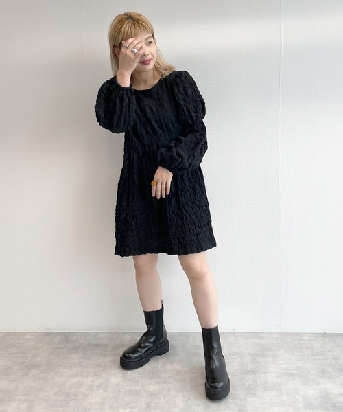 w closet(ダブルクローゼット)の「シャーリングパプスリーブチュニック(チュニック・レディース・ブラック/アイボリー/ラベンダー・FREE)」の8枚目の写真
