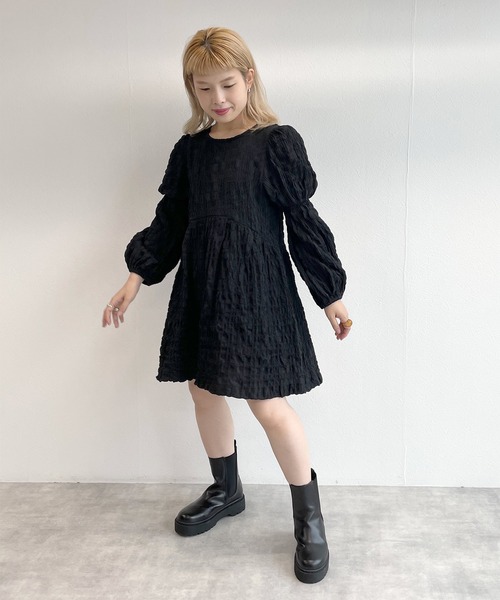 w closet(ダブルクローゼット)の「シャーリングパプスリーブチュニック(チュニック・レディース・ブラック/アイボリー/ラベンダー・FREE)」の5枚目の写真