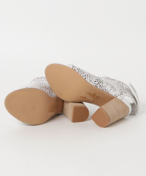 Jeffrey Campbell（ジェフリーキャンベル）の「パンチングサンダル（サンダル・レディース・ホワイト/ブラック/ブラウン・36/38/37/39/35）」の5枚目の写真