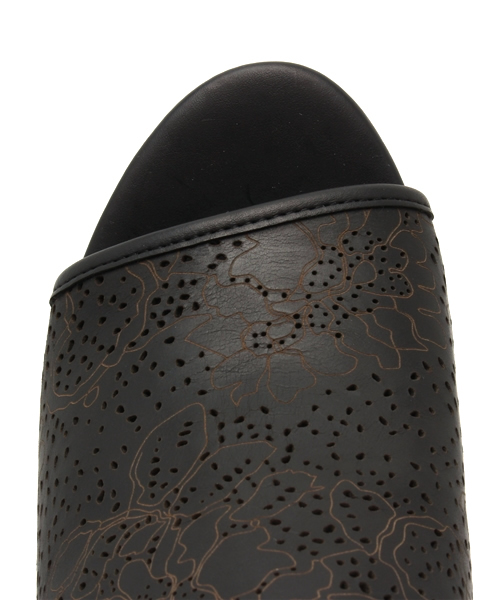Jeffrey Campbell（ジェフリーキャンベル）の「パンチングサンダル（サンダル・レディース・ホワイト/ブラック/ブラウン・36/38/37/39/35）」の7枚目の写真