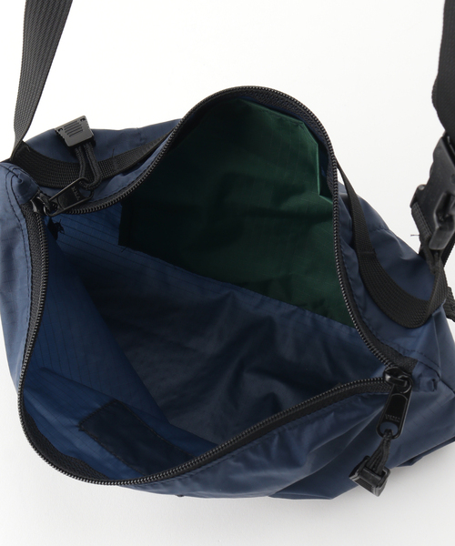 BAGSINPROGRESS（バッグズインプログレス）の「【BAGS IN PROGRESS】FANNYPACK CROSSBODY J：ショルダーバッグ（ショルダーバッグ・レディース・グリーン/ネイビー・FREE）」の3枚目の写真