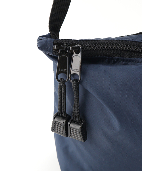 BAGSINPROGRESS（バッグズインプログレス）の「【BAGS IN PROGRESS】FANNYPACK CROSSBODY J：ショルダーバッグ（ショルダーバッグ・レディース・グリーン/ネイビー・FREE）」の17枚目の写真