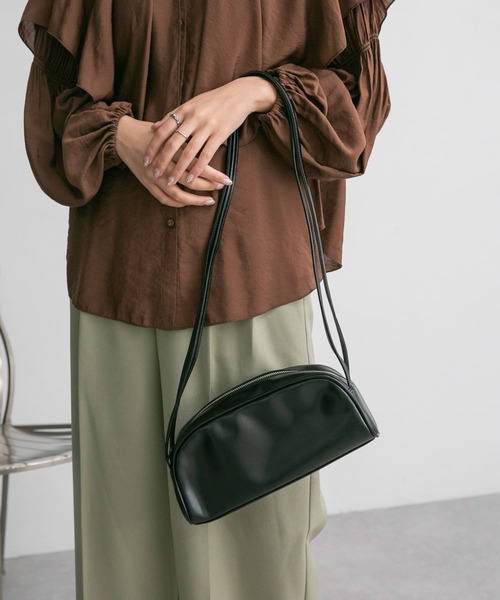 KBF（ケイビーエフ）の「ロングショルダーソフトBAG（ショルダーバッグ・レディース・ブラック/オフホワイト・ONE）」の4枚目の写真