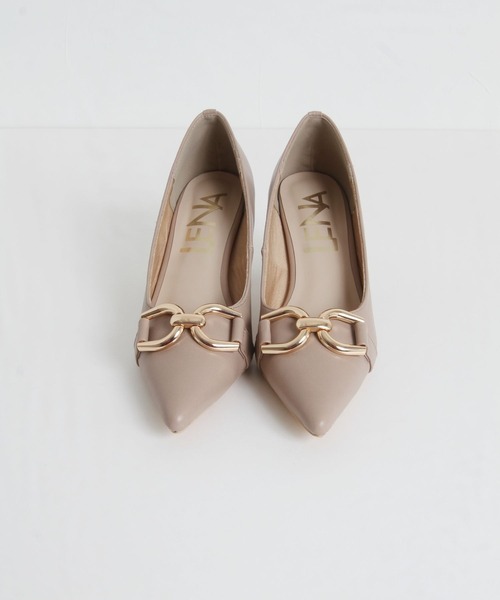 tocco closet（トッコ　クローゼット）の「ゴールドモチーフ付きフェイクレザー変形ヒールパンプス（パンプス・レディース・ブラック/グレイッシュベージュ/アイボリー・M/S/L/LL）」の20枚目の写真
