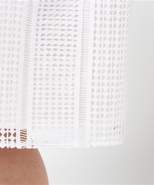 La TOTALITE(ラトータリテ)の「スクエアレーススカート。(スカート・レディース・ブルー/ホワイト/ブラック・36/38)」の8枚目の写真