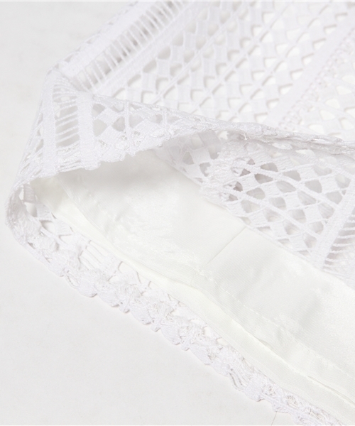 La TOTALITE(ラトータリテ)の「スクエアレーススカート。(スカート・レディース・ブルー/ホワイト/ブラック・36/38)」の9枚目の写真