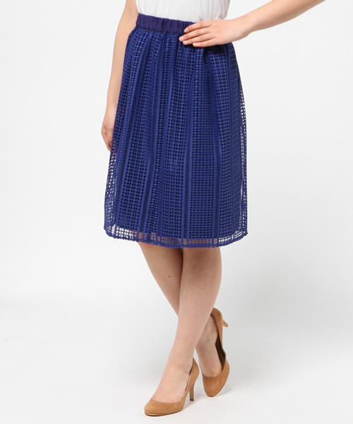 La TOTALITE(ラトータリテ)の「スクエアレーススカート。(スカート・レディース・ブルー/ホワイト/ブラック・36/38)」の14枚目の写真