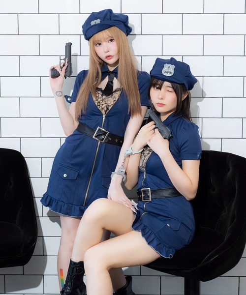 出動!ミニスカポリス〈1000セット限定出荷・10枚組〉　グラビア　イメージ コスプレ 警官 セクシー かわいい ミニスカ ポリス 胸元レース 裾
