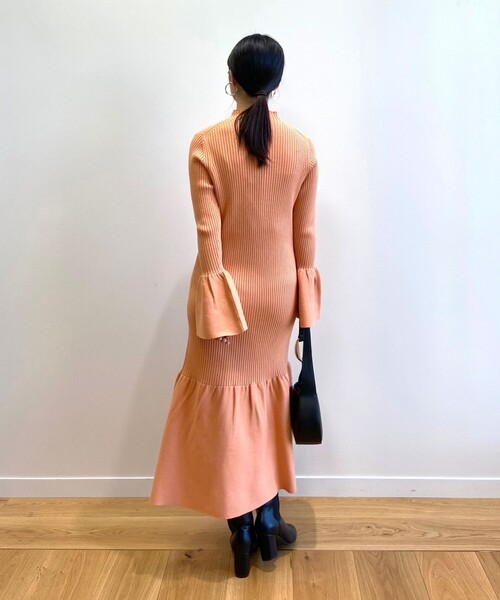 OPAQUE.CLIP（オペークドットクリップ）の「◆フレアデザインリブニットワンピース（ワンピース・レディース・ブラック/ライトオレンジ系/グレー・36/38）」の19枚目の写真