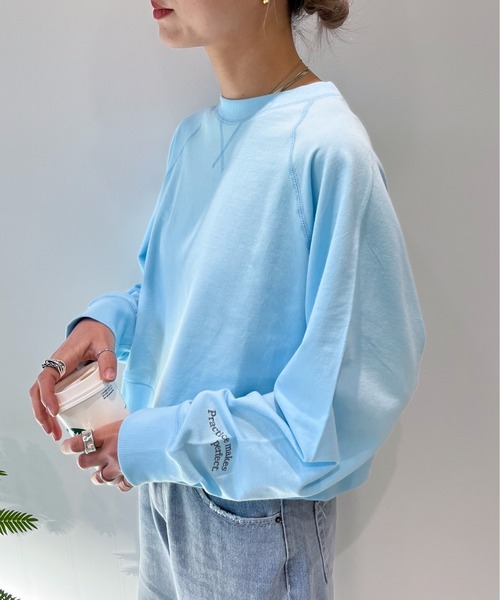 feepur(フェピュール)の「ミニ裏毛刺繍ショートスウェット(スウェット・レディース・オートミール/ホワイト/ピンク/ブラック/ブルー・MEDIUM)」の5枚目の写真
