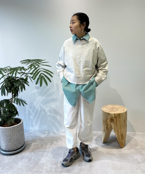 feepur(フェピュール)の「ミニ裏毛刺繍ショートスウェット(スウェット・レディース・オートミール/ホワイト/ピンク/ブラック/ブルー・MEDIUM)」の6枚目の写真