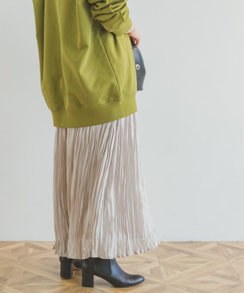 ITEMS URBANRESEARCH（アイテムズ アーバンリサーチ）の「シャイニープリーツスカート（スカート・レディース・ベージュ系その他/グリーン系その他/チャコールグレー・FREE）」の4枚目の写真