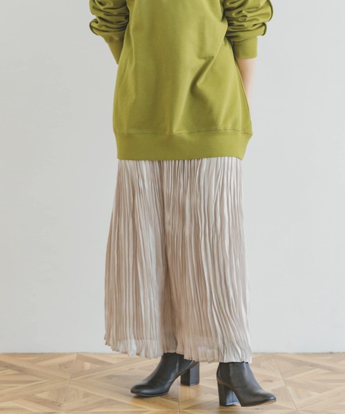 ITEMS URBANRESEARCH（アイテムズ アーバンリサーチ）の「シャイニープリーツスカート（スカート・レディース・ベージュ系その他/グリーン系その他/チャコールグレー・FREE）」の17枚目の写真