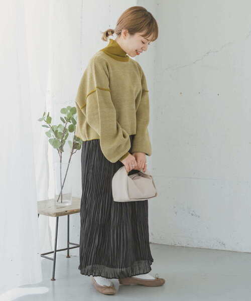 ITEMS URBANRESEARCH（アイテムズ アーバンリサーチ）の「シャイニープリーツスカート（スカート・レディース・ベージュ系その他/グリーン系その他/チャコールグレー・FREE）」の9枚目の写真