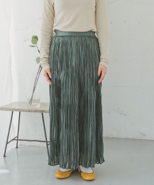 ITEMS URBANRESEARCH（アイテムズ アーバンリサーチ）の「シャイニープリーツスカート（スカート・レディース・ベージュ系その他/グリーン系その他/チャコールグレー・FREE）」の19枚目の写真