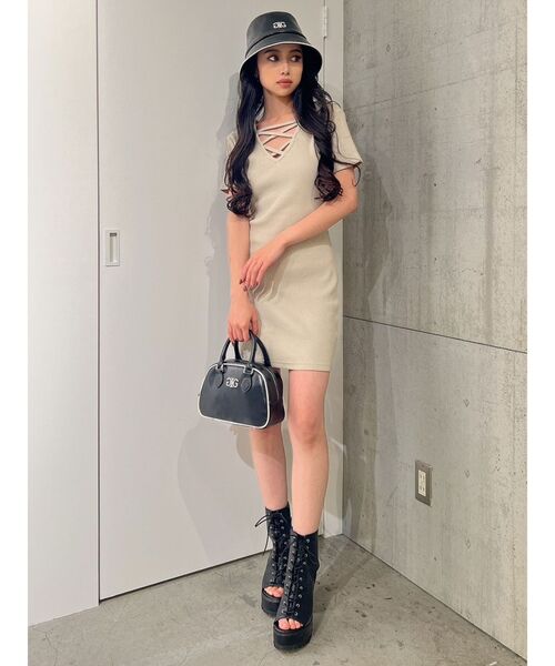 GYDA(ジェイダ)の「2WAYデザインハーフスリーブテレコワンピース(ワンピース・レディース・アイボリー/ブラック/グリーン・FREE)」の10枚目の写真
