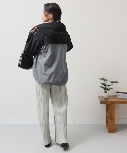 libelle more(リベル モア)の「《防風・撥水加工》軽量、配色使いマウンテンパーカー(マウンテンパーカー・レディース・グレイッシュベージュ/アイボリー/チャコールグレー・L/M)」の20枚目の写真