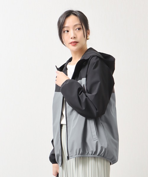 libelle more(リベル モア)の「《防風・撥水加工》軽量、配色使いマウンテンパーカー(マウンテンパーカー・レディース・グレイッシュベージュ/アイボリー/チャコールグレー・L/M)」の22枚目の写真