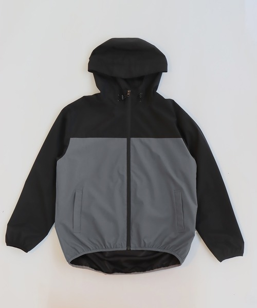 libelle more(リベル モア)の「《防風・撥水加工》軽量、配色使いマウンテンパーカー(マウンテンパーカー・レディース・グレイッシュベージュ/アイボリー/チャコールグレー・L/M)」の6枚目の写真