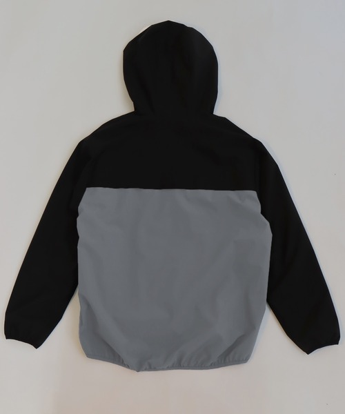 libelle more(リベル モア)の「《防風・撥水加工》軽量、配色使いマウンテンパーカー(マウンテンパーカー・レディース・グレイッシュベージュ/アイボリー/チャコールグレー・L/M)」の7枚目の写真