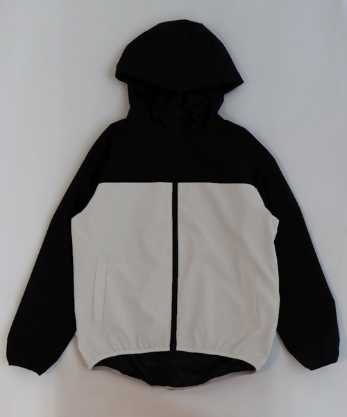 libelle more(リベル モア)の「《防風・撥水加工》軽量、配色使いマウンテンパーカー(マウンテンパーカー・レディース・グレイッシュベージュ/アイボリー/チャコールグレー・L/M)」の12枚目の写真