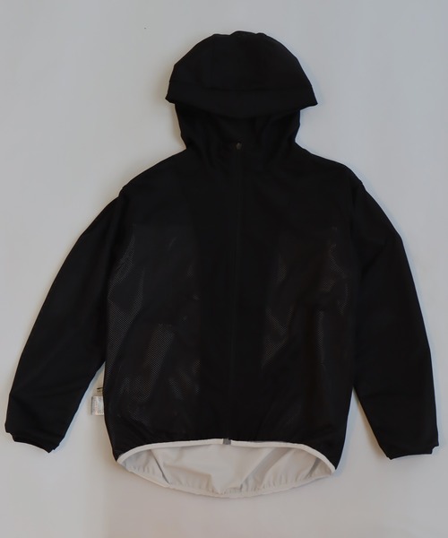 libelle more(リベル モア)の「《防風・撥水加工》軽量、配色使いマウンテンパーカー(マウンテンパーカー・レディース・グレイッシュベージュ/アイボリー/チャコールグレー・L/M)」の14枚目の写真