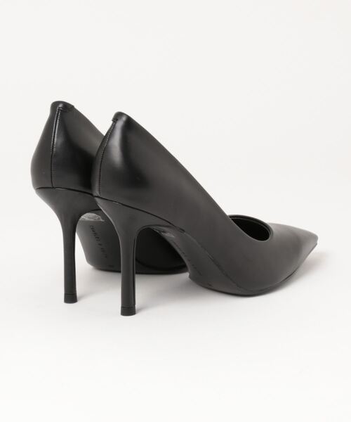 CHARLES & KEITH(チャールズ & キース)の「ポインテッドトゥ パンプス(パンプス・レディース・フューシャピンク/ブラック/アイボリー/ブラック系その他2・22.5cm/23cm/23.5cm/24.5cm/25cm/25.5cm)」の7枚目の写真